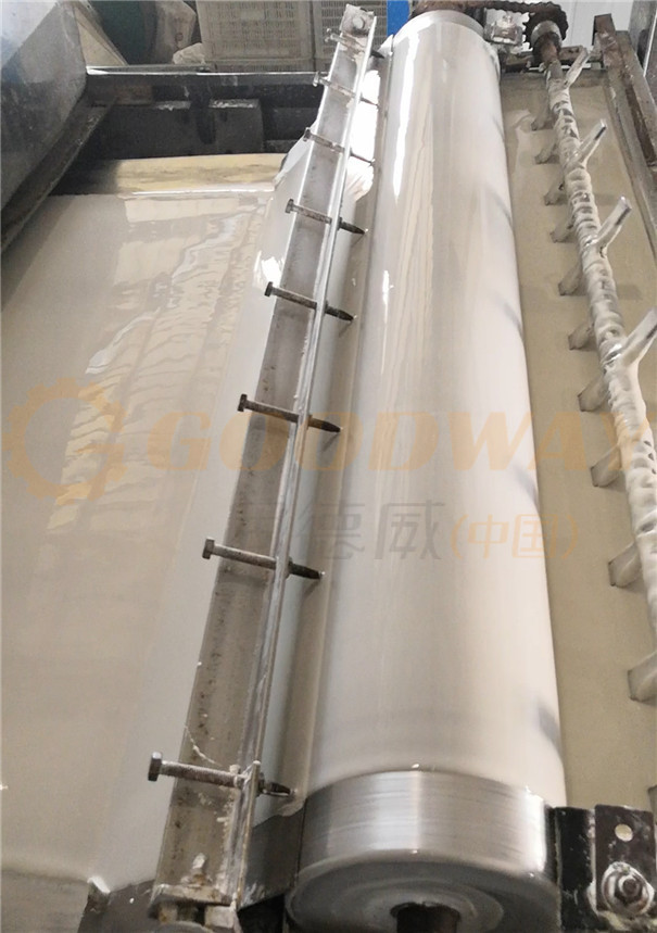 三种小型半自动粉条机的特点分析