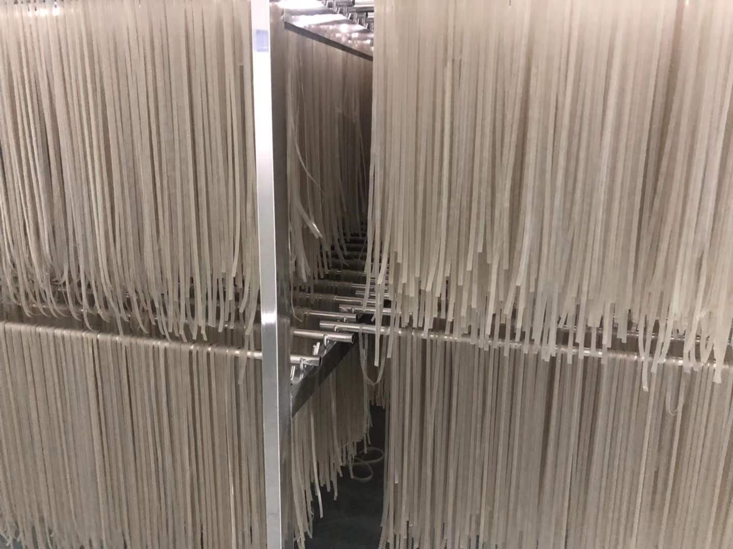 开一家粉条加工厂需要准备什么？粉条加工的流程和设备怎么选择？